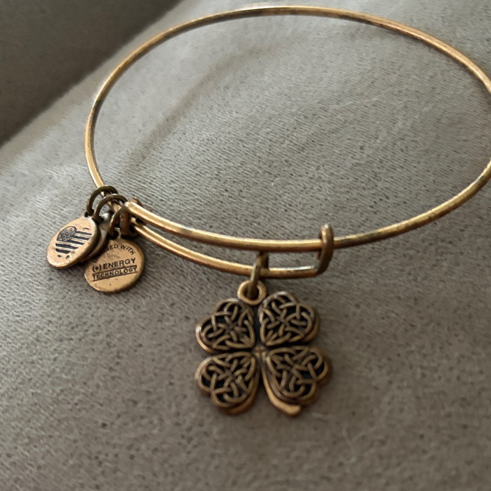 Alex and Ani Gold Clover Charm Bracelet Four leaf clover I think